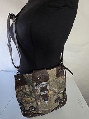 RealTree All Over Camo Print Studded Crossbody Bag Silver Buckle Western